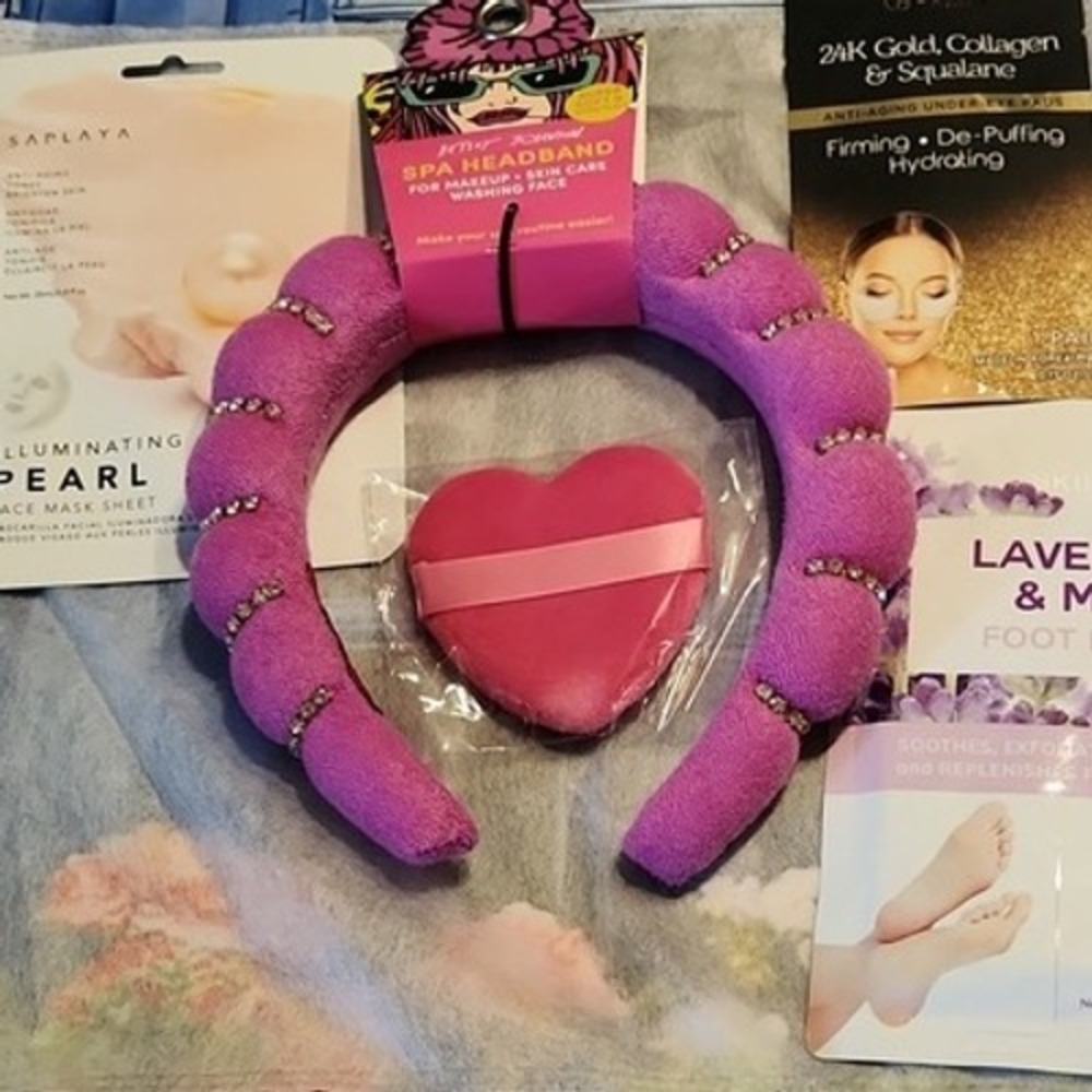 Betsey Johnson Lavender Spa Headband  & Spa‎ Essentials